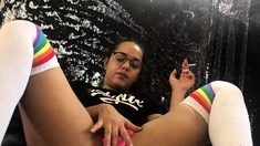 Cute amateur teen girl fingering her pussy on webcam
