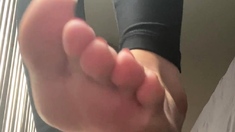 Giantess crush video with a tiny