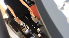 legging through gym